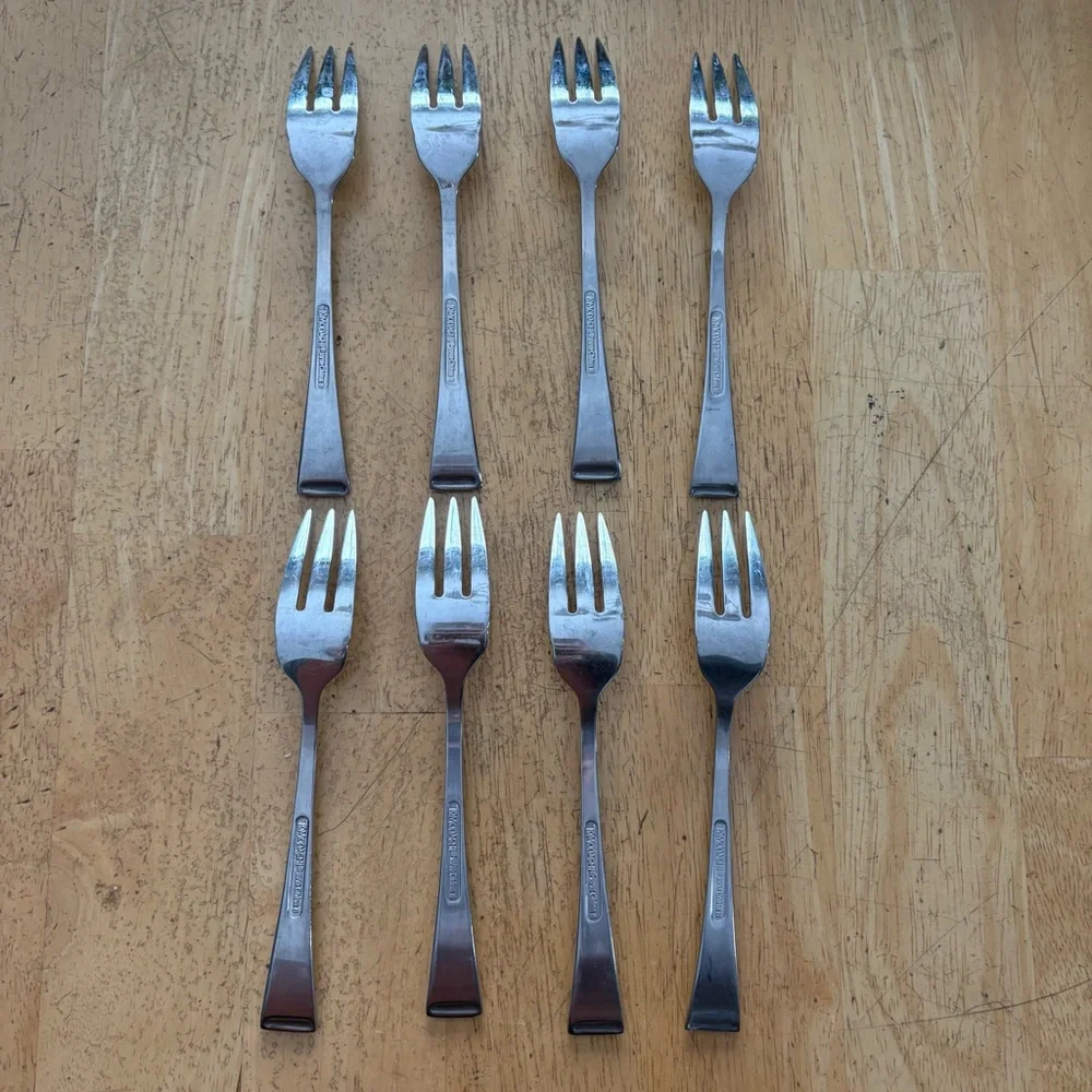 Tomodachi ANSLEIGH 18/10 China‎ Stainless Flatware Eight Salad Forks 6.5”